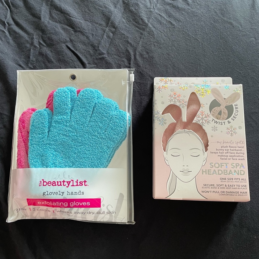 Exfolianting gloves and soft headband
